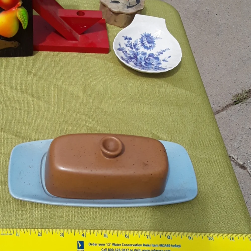 BUTTER DISH Vtg Metlox Poppytrail Covered    Blue Speckled POTTERY 1/4 lb